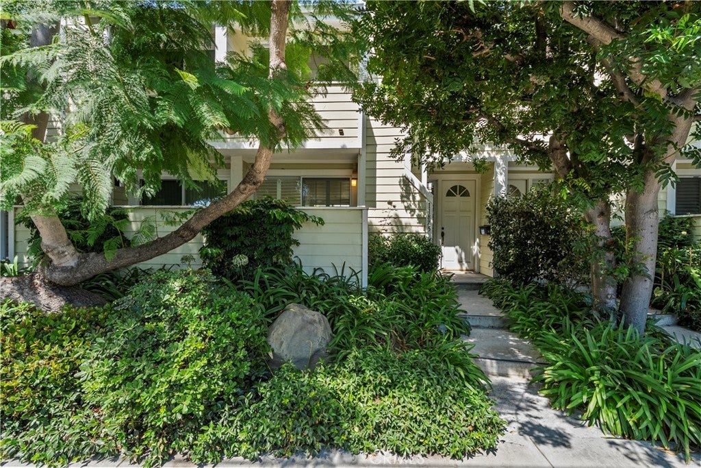 Photo of Listing #SR25215700