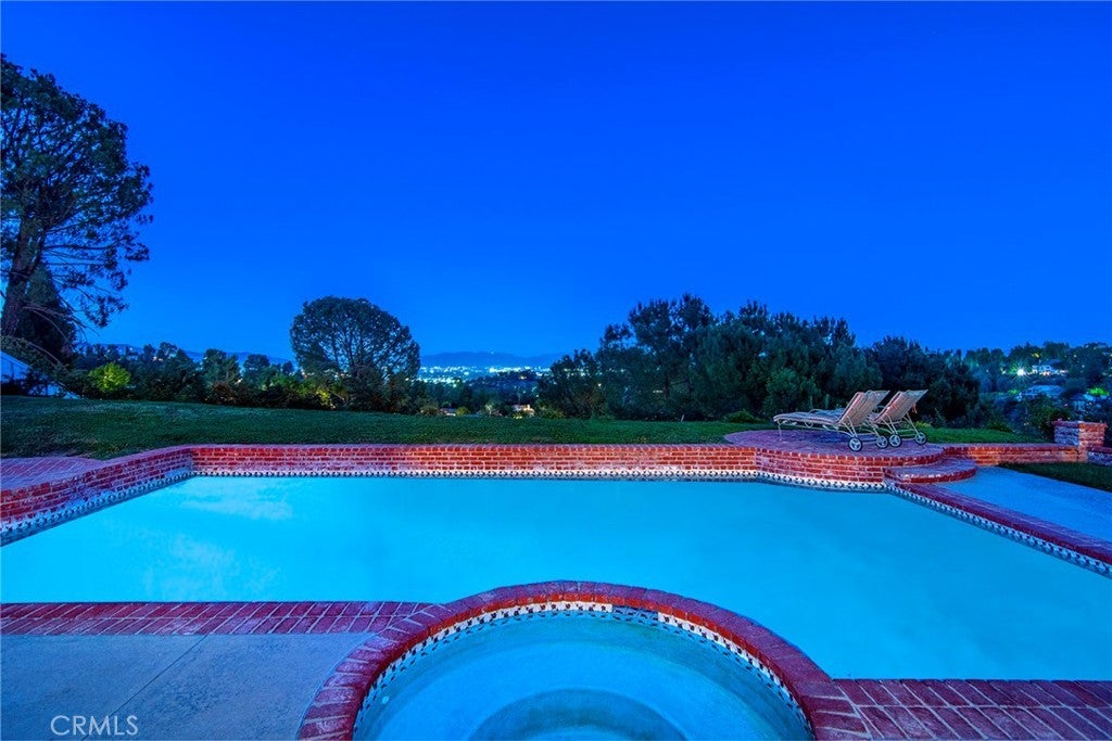 Photo of Listing #SR25209521