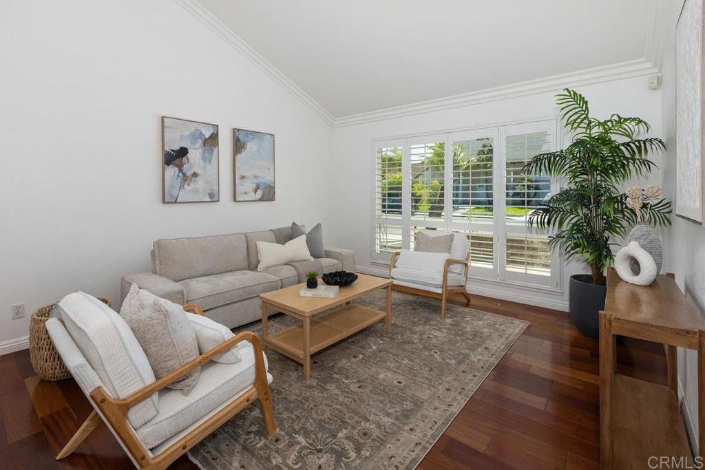 Photo of Listing #PTP2506986