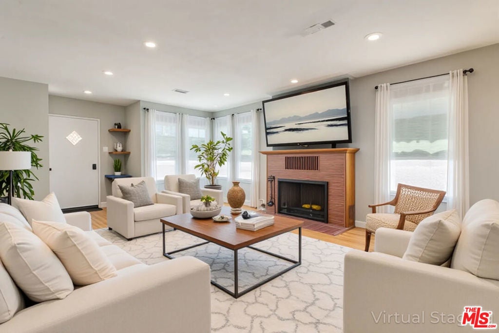 Photo of Listing #25590469