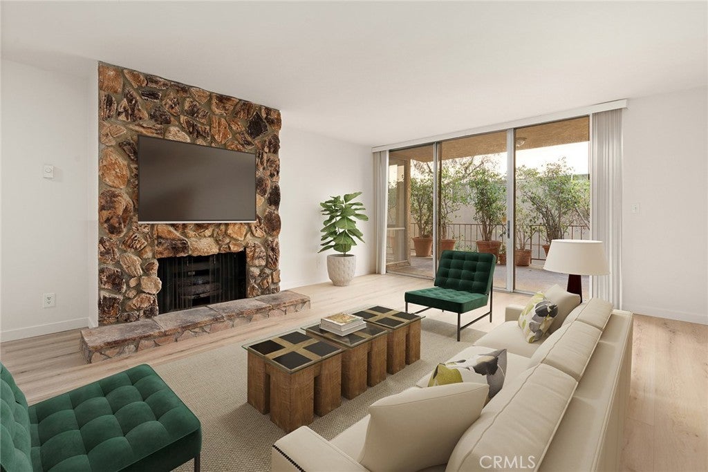 Photo of Listing #SR25213972