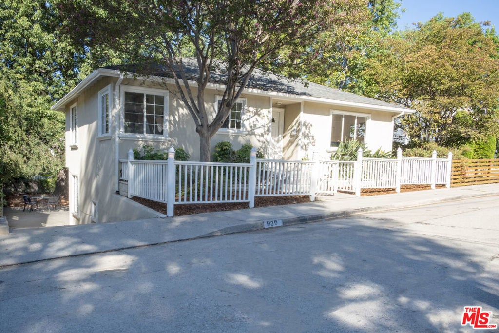 Photo of Listing #25590479