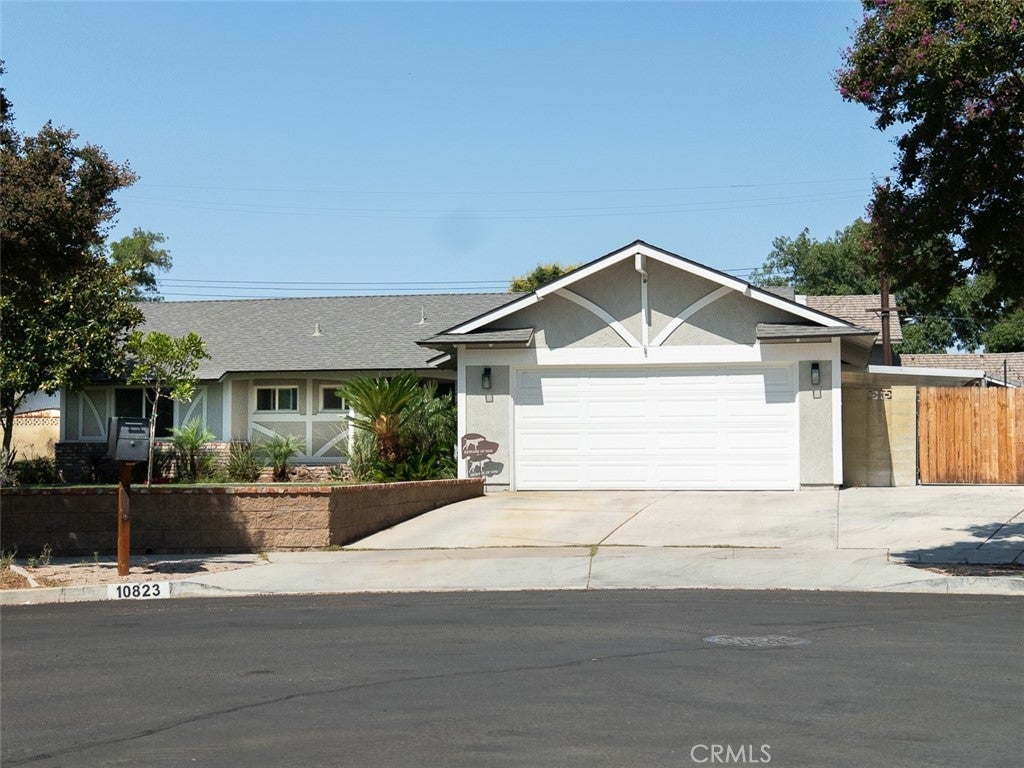 Photo of Listing #IV25215571