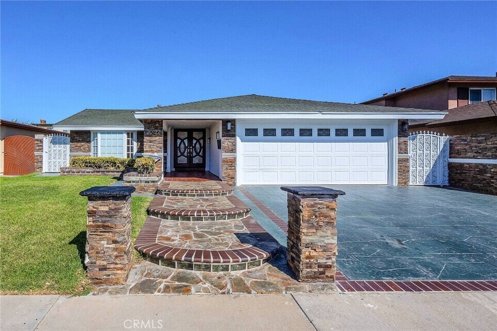 Photo of Listing #SB25214766