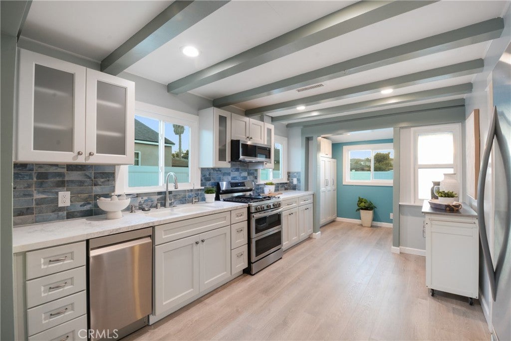 Photo of Listing #SB25198349