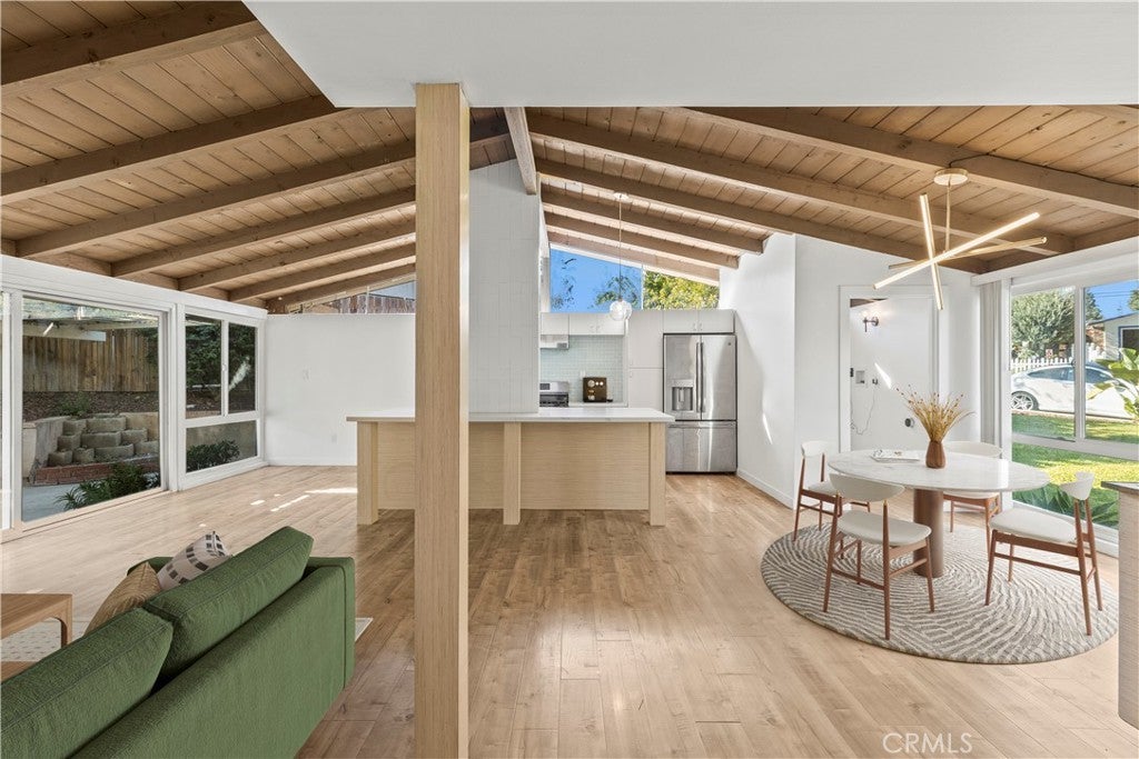 Photo of Listing #PV25216089