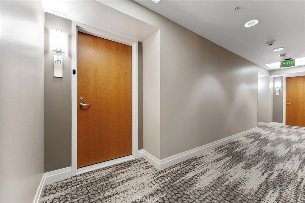 Photo of Listing #IV25215869