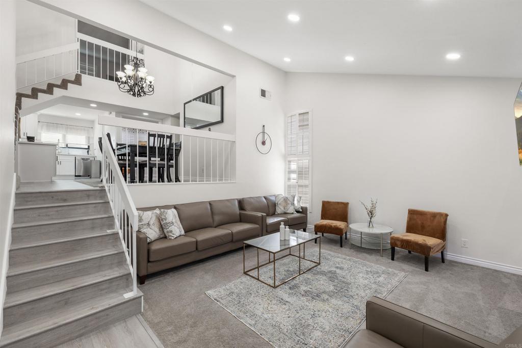 Photo of Listing #PTP2506993