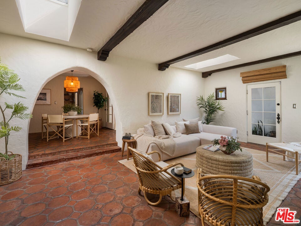 Photo of Listing #25591561