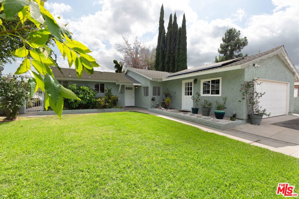 Photo of Listing #25591893