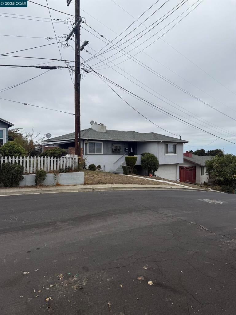 Photo of Listing #41111527