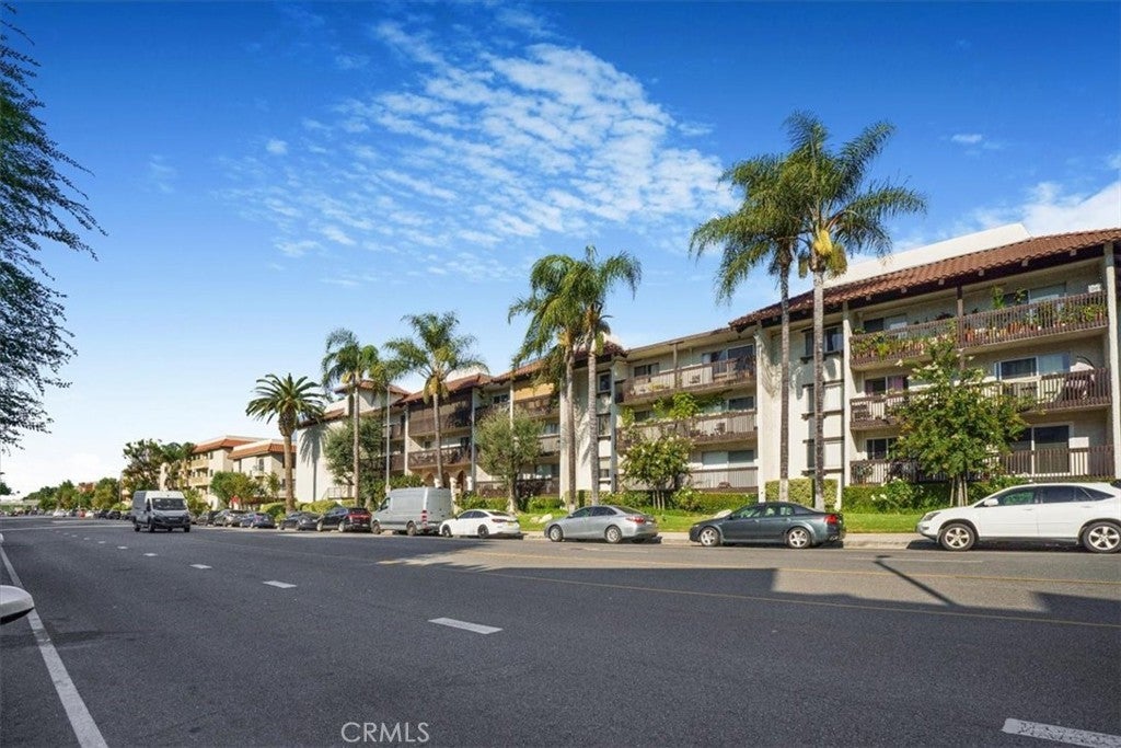 Photo of Listing #SR25216808