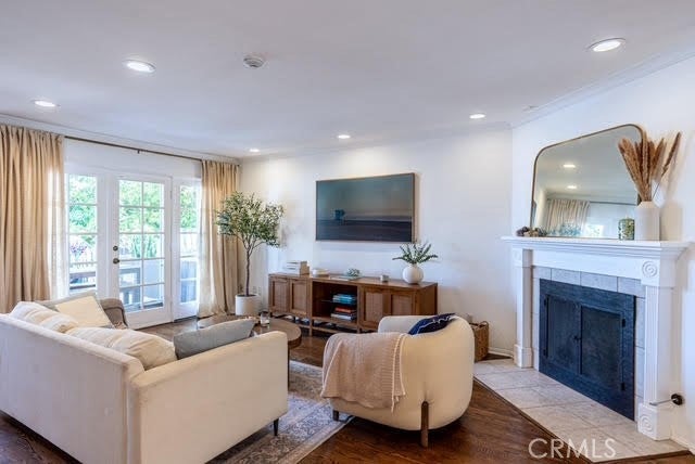 240 S Broadway 4, Redondo Beach.