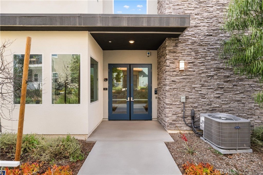 Photo of Listing #OC25217039