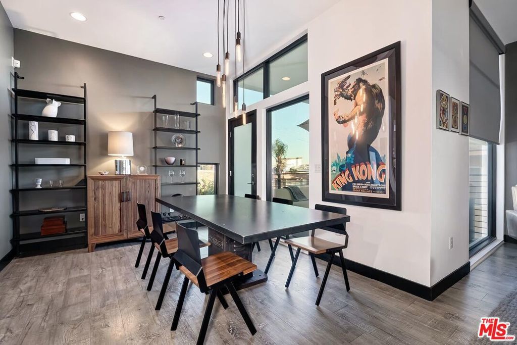 Photo of Listing #25592293