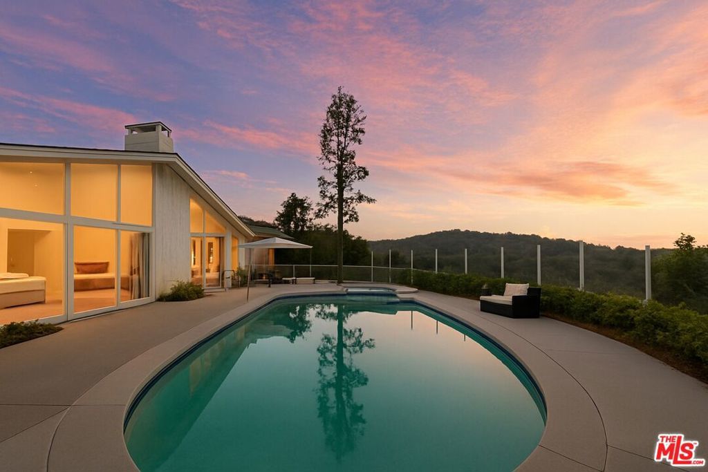 Photo of Listing #25592299