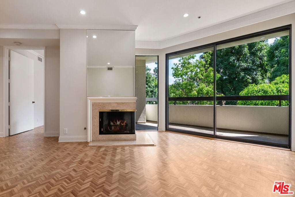 Photo of Listing #25592019