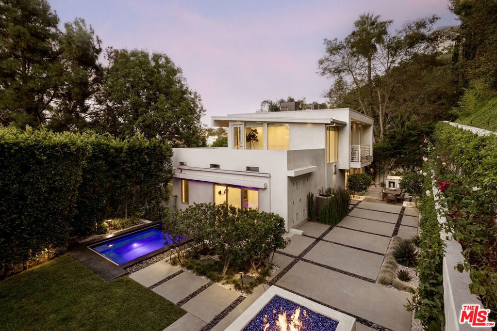 Photo of Listing #25592245