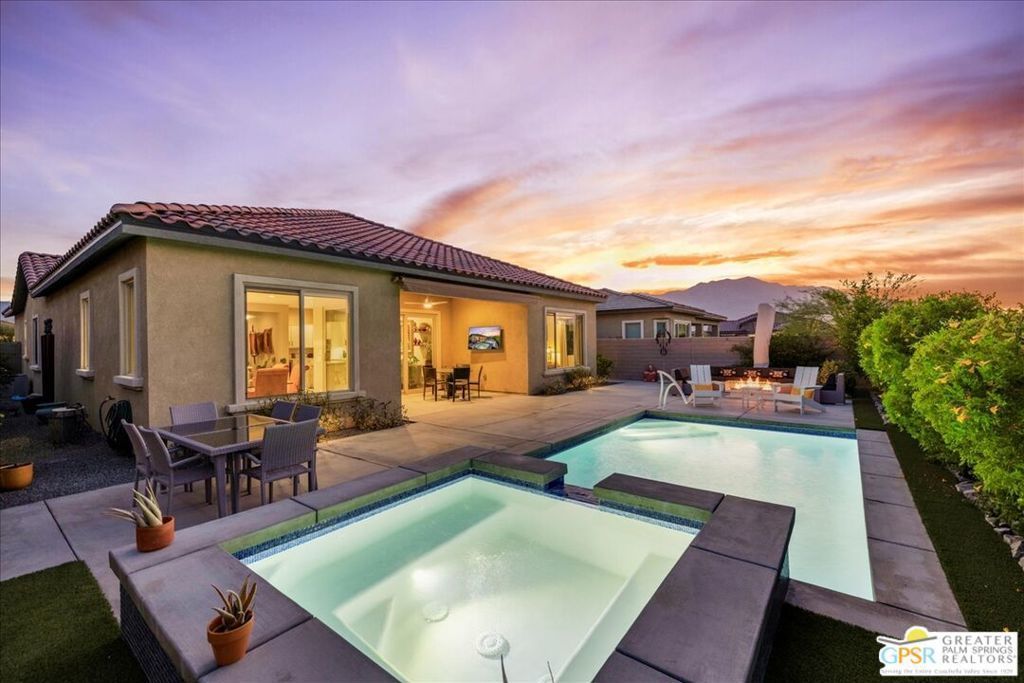 12 Chardonnay, Rancho Mirage