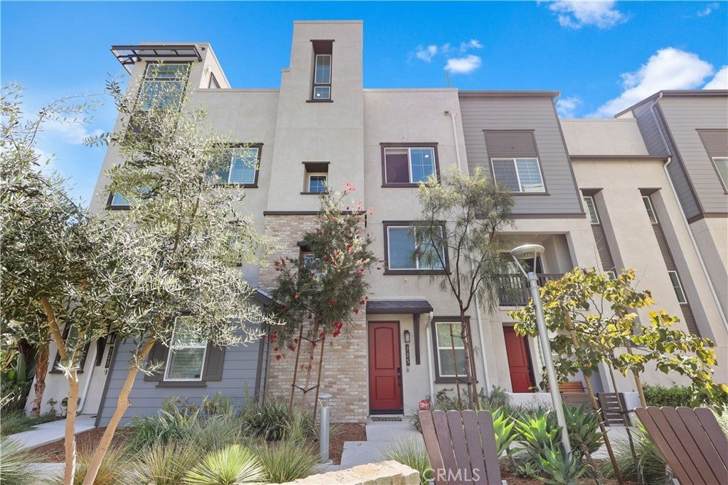 Photo of Listing #DW25217700