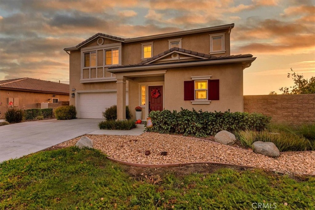 Photo of Listing #IV25217869