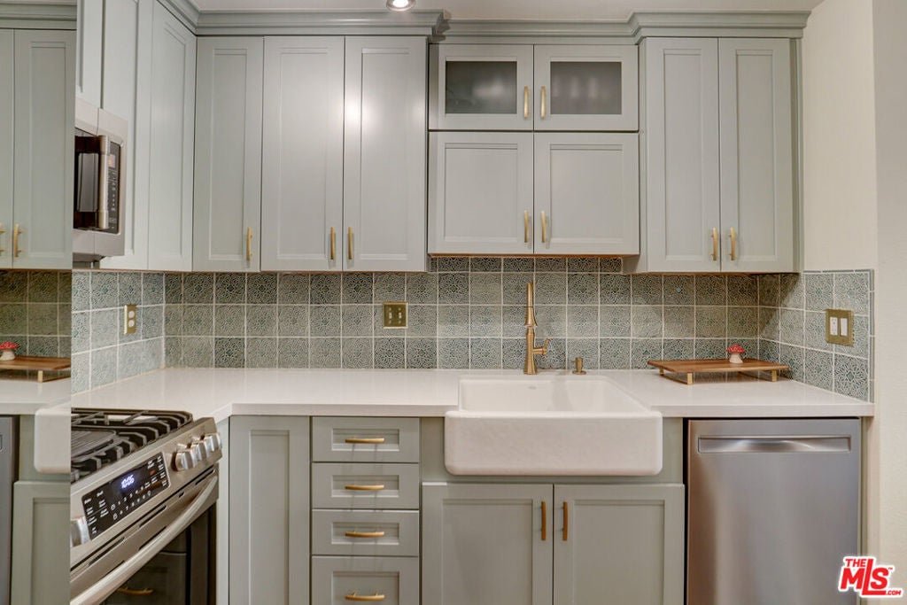 Photo of Listing #25592175