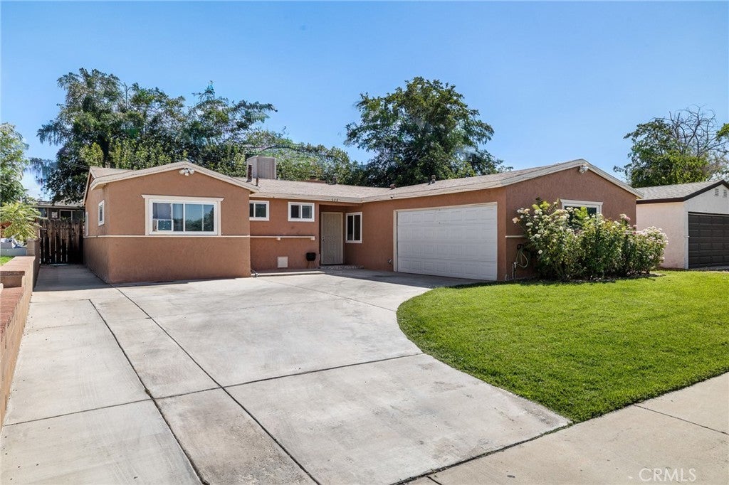 Photo of Listing #SR25218329