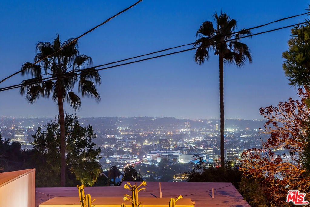 Photo of Listing #25593165