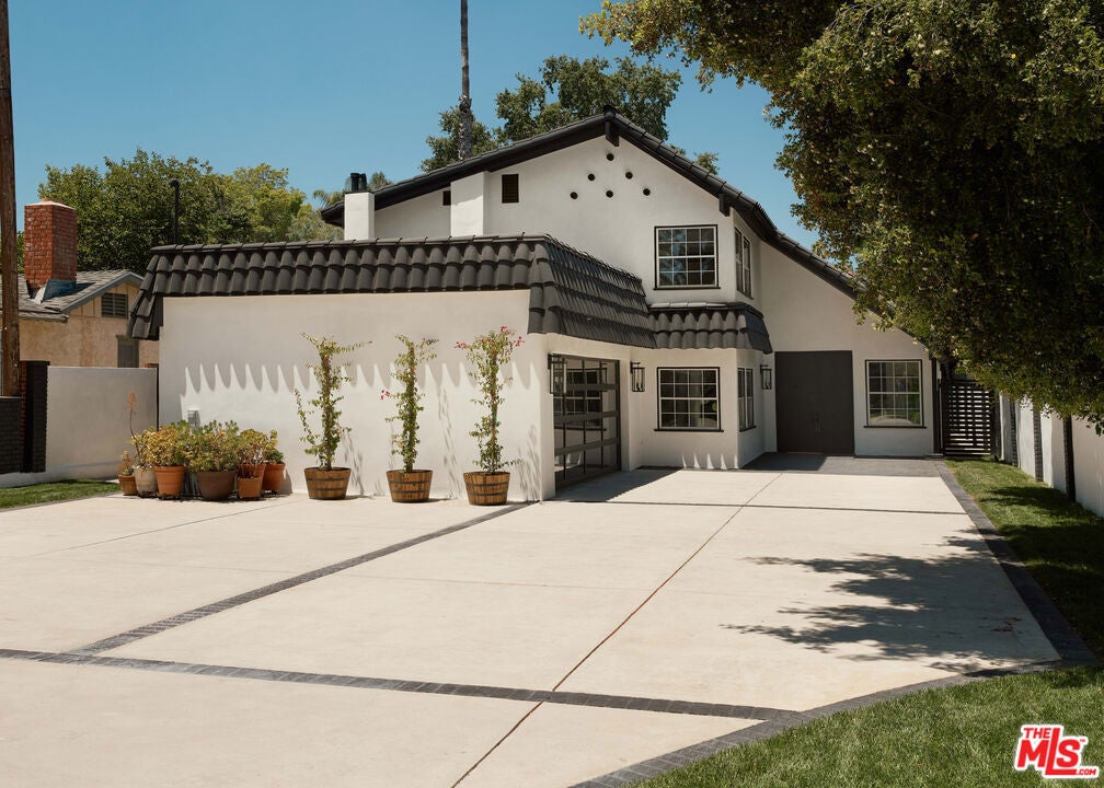 Photo of Listing #25593147