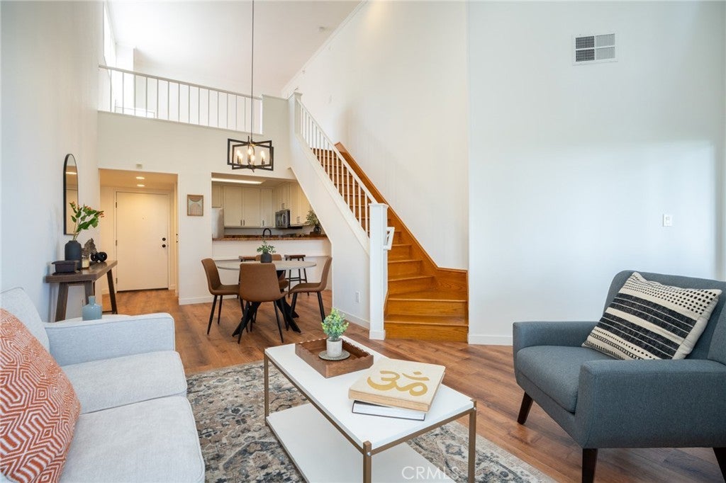 Photo of Listing #SB25183164