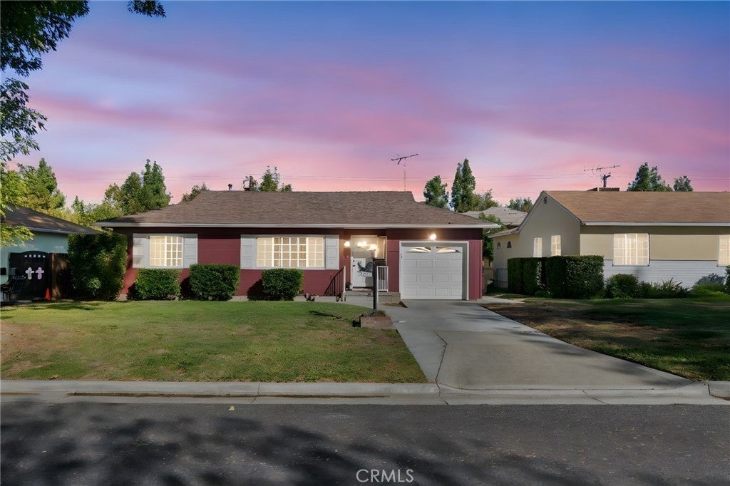 Photo of Listing #IV25218331