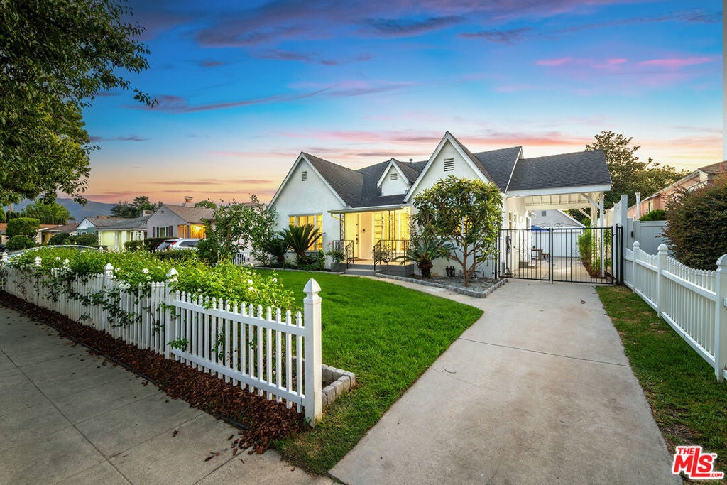 Photo of Listing #25592545