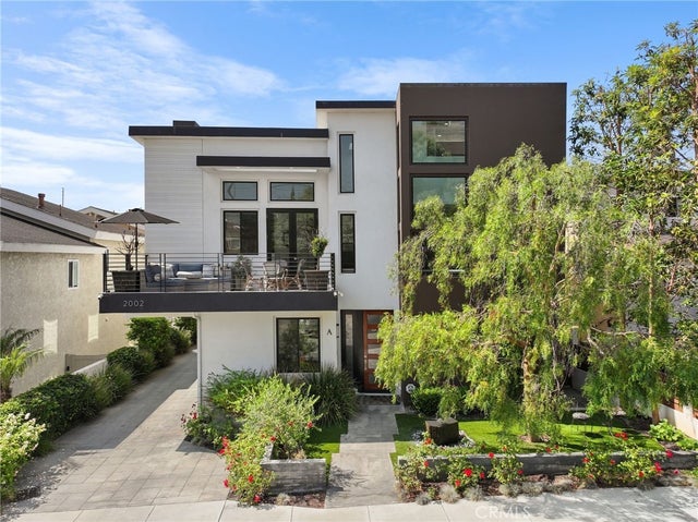 2002 Carnegie Lane A, Redondo Beach.
