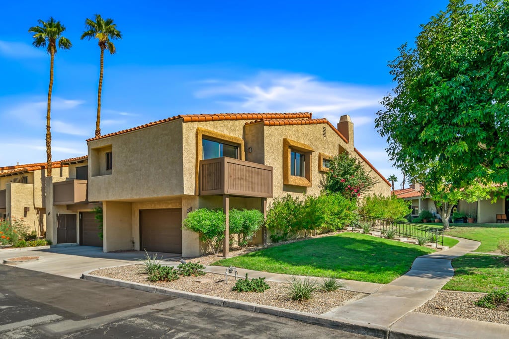 678 Calle Petunia, Palm Springs