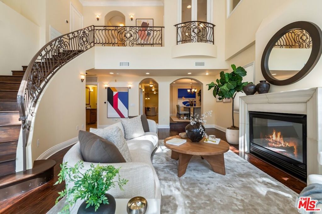 Photo of Listing #25592177