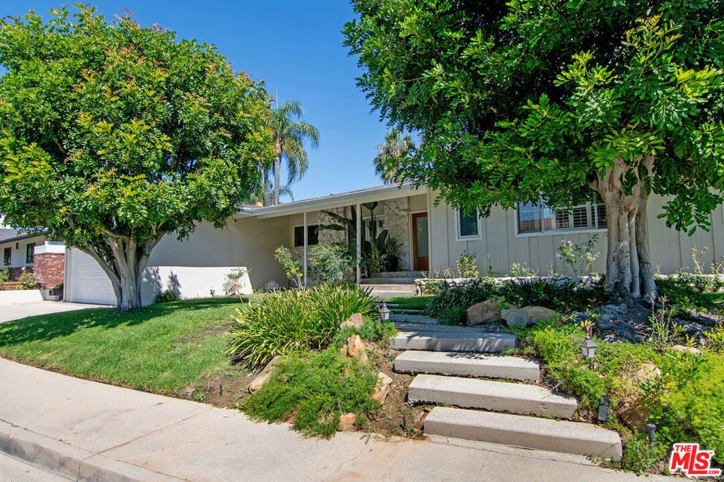 Photo of Listing #25593519