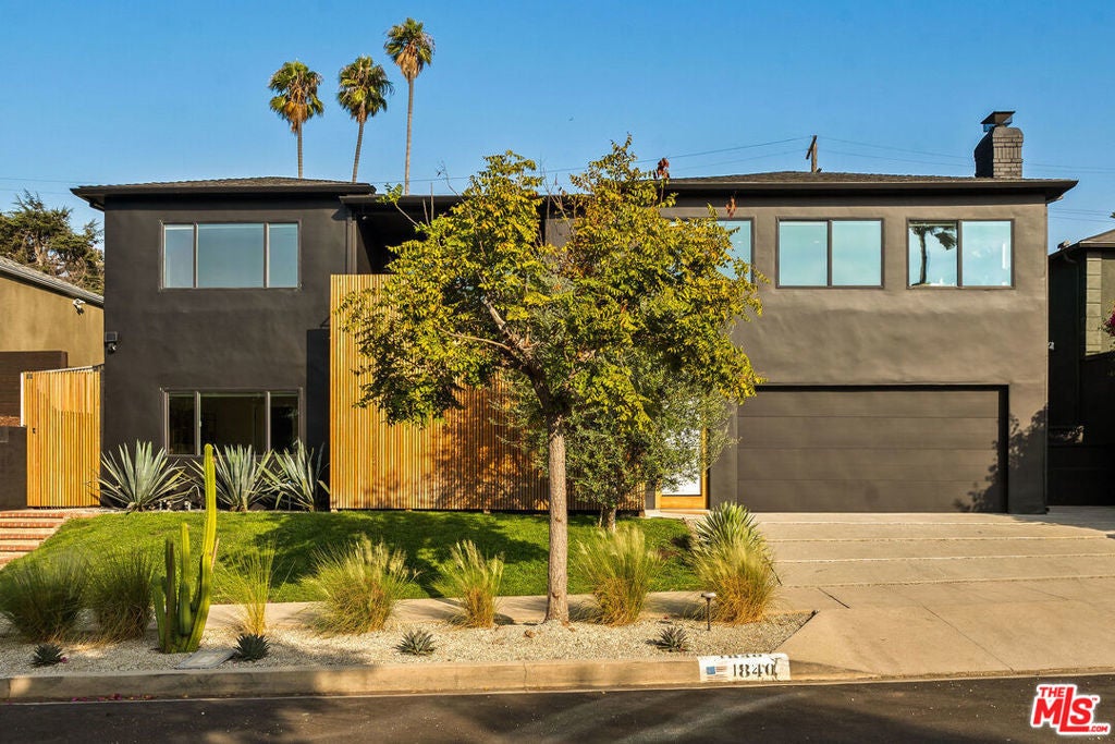 Photo of Listing #25593711