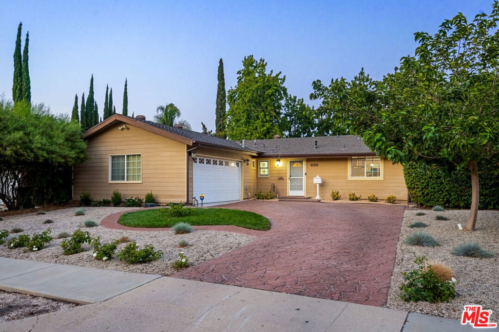 Photo of Listing #25594031