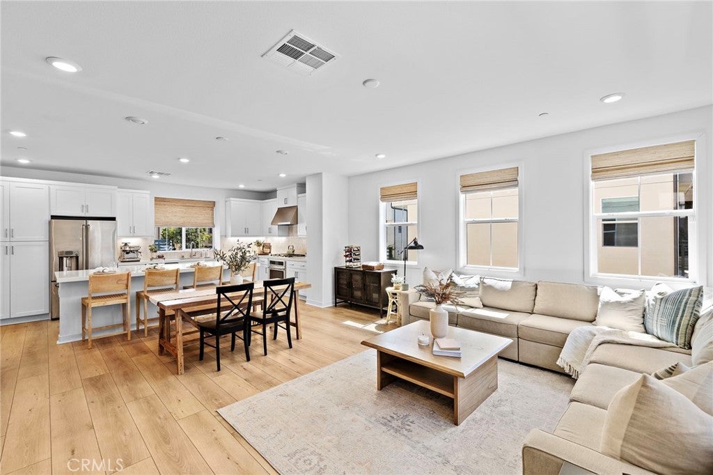 Photo of Listing #OC25218319