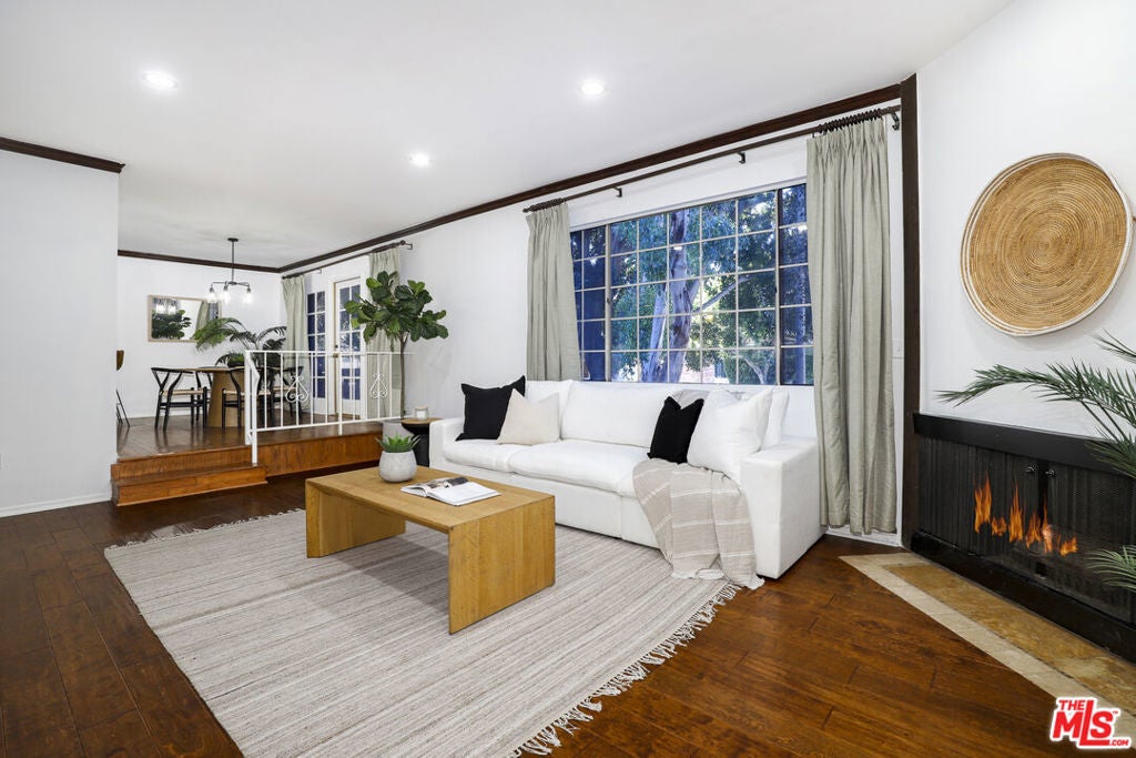 Photo of Listing #25593929