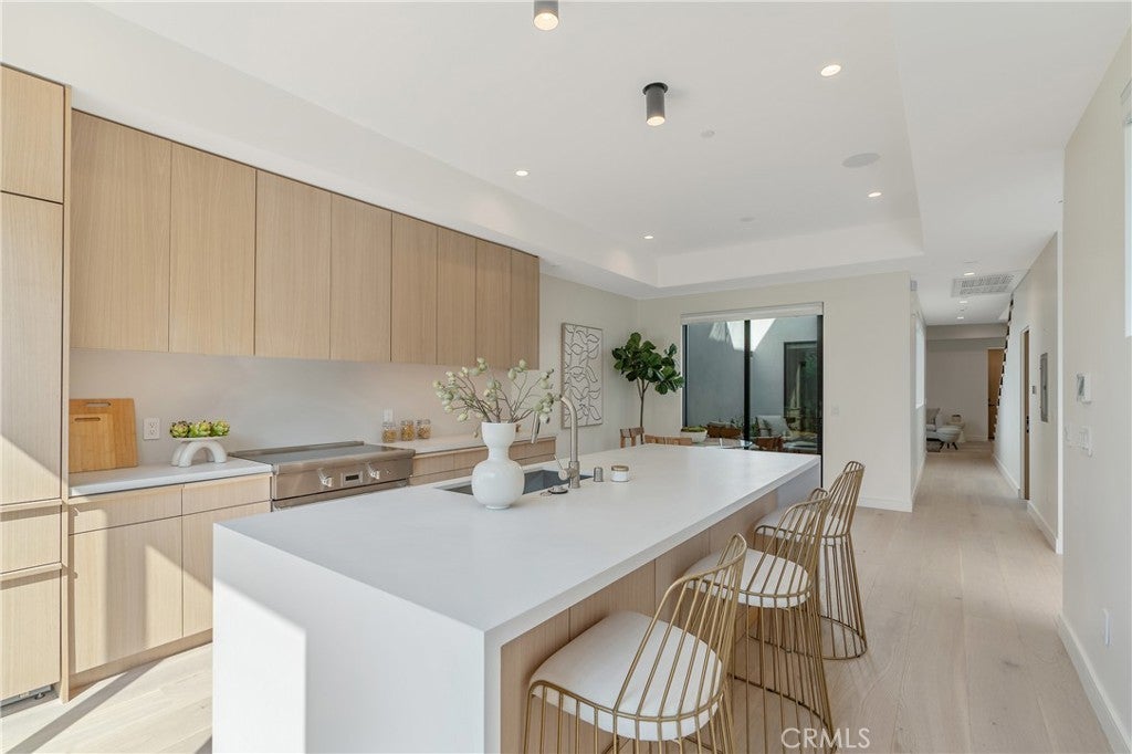 Photo of Listing #SB25219683