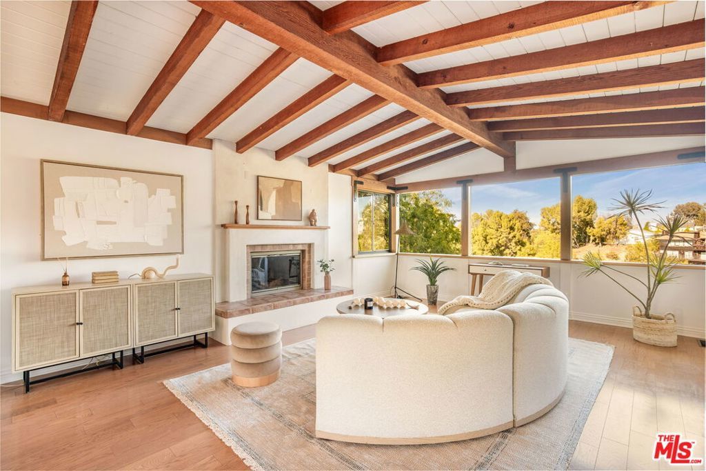 Photo of Listing #25594333