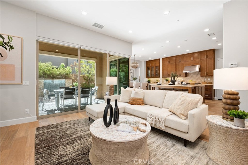 Photo of Listing #PW25220242