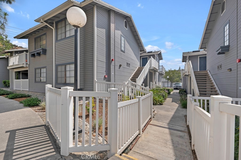 Photo of Listing #SR25217676