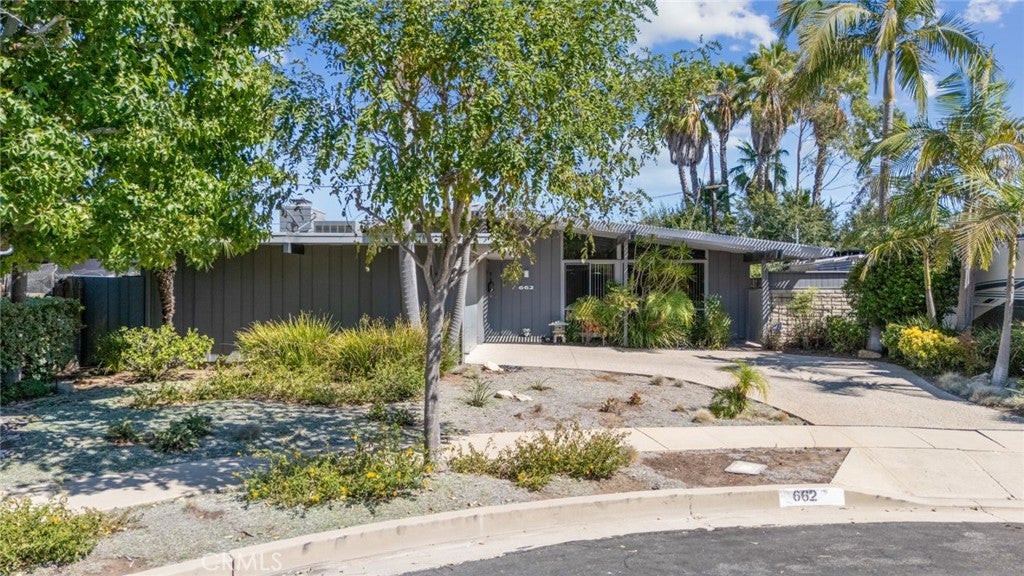 Photo of Listing #CV25217325