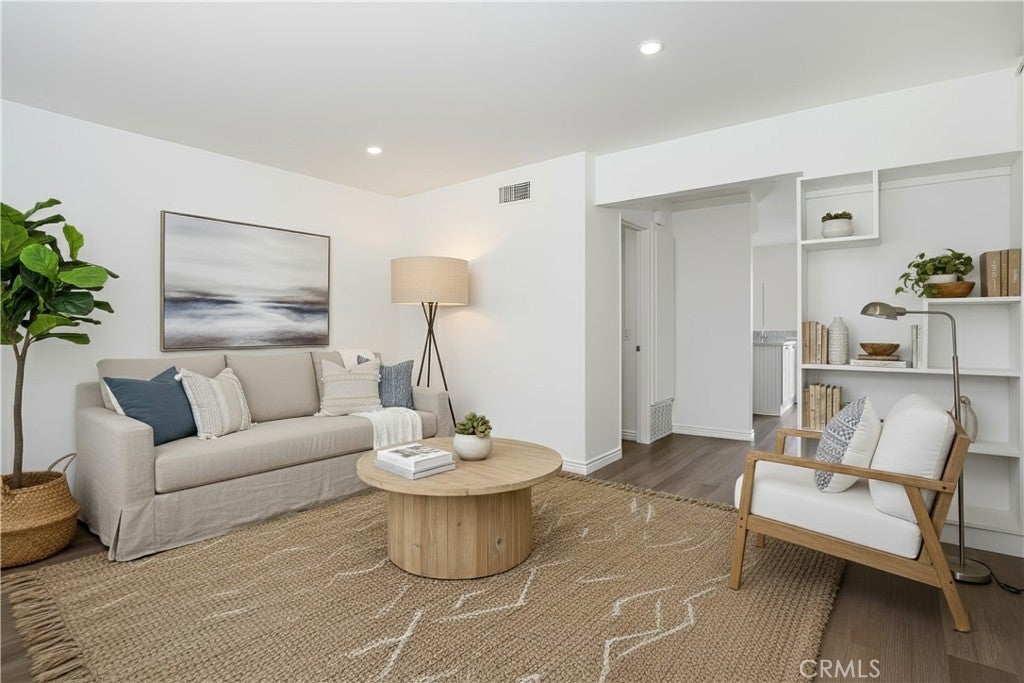 Photo of Listing #OC25218592