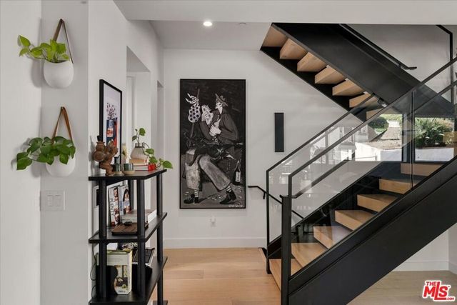 3225 Rowena Avenue, Los Angeles