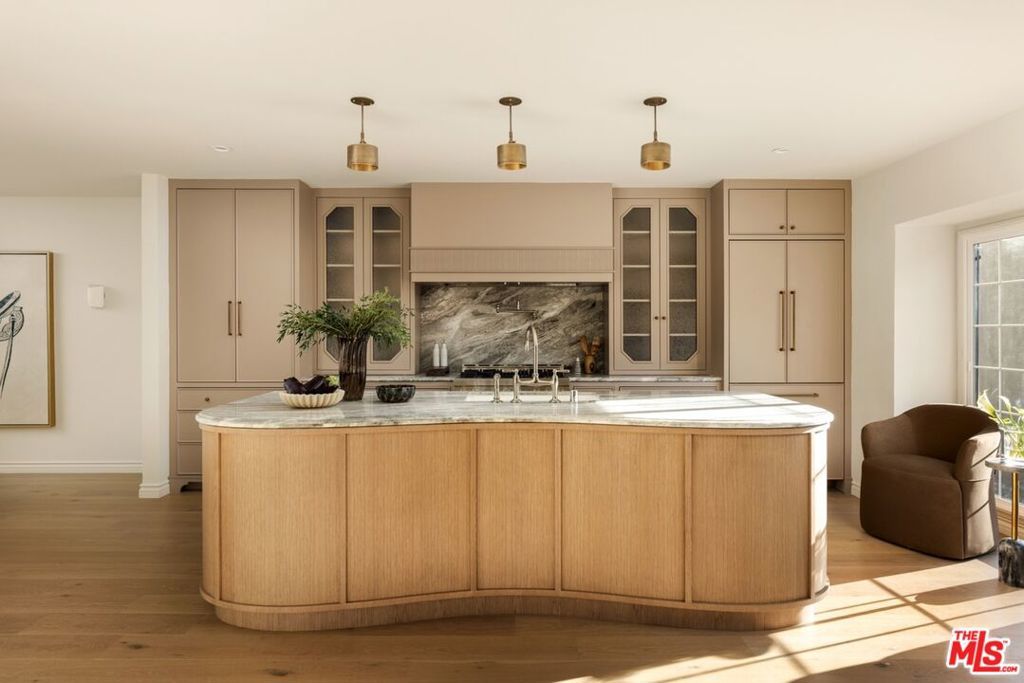 Photo of Listing #25591631