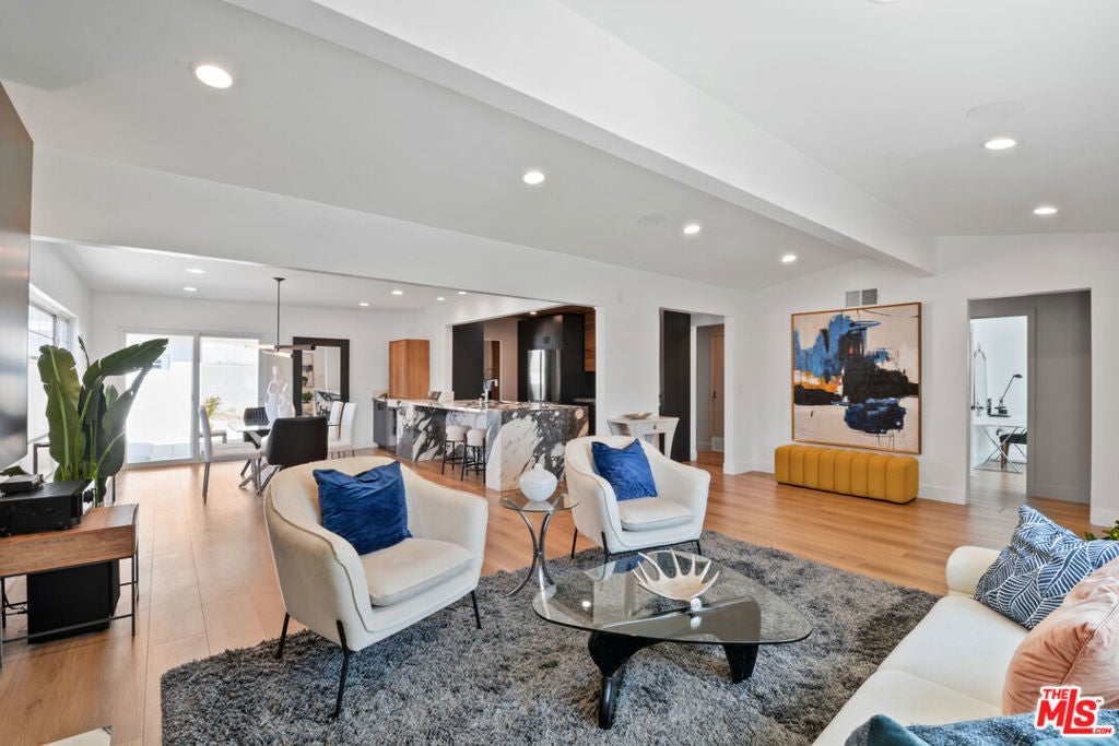 Photo of Listing #25593863