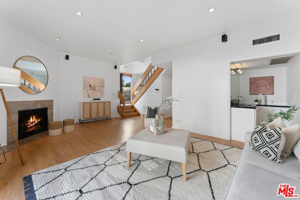 Photo of Listing #25594289